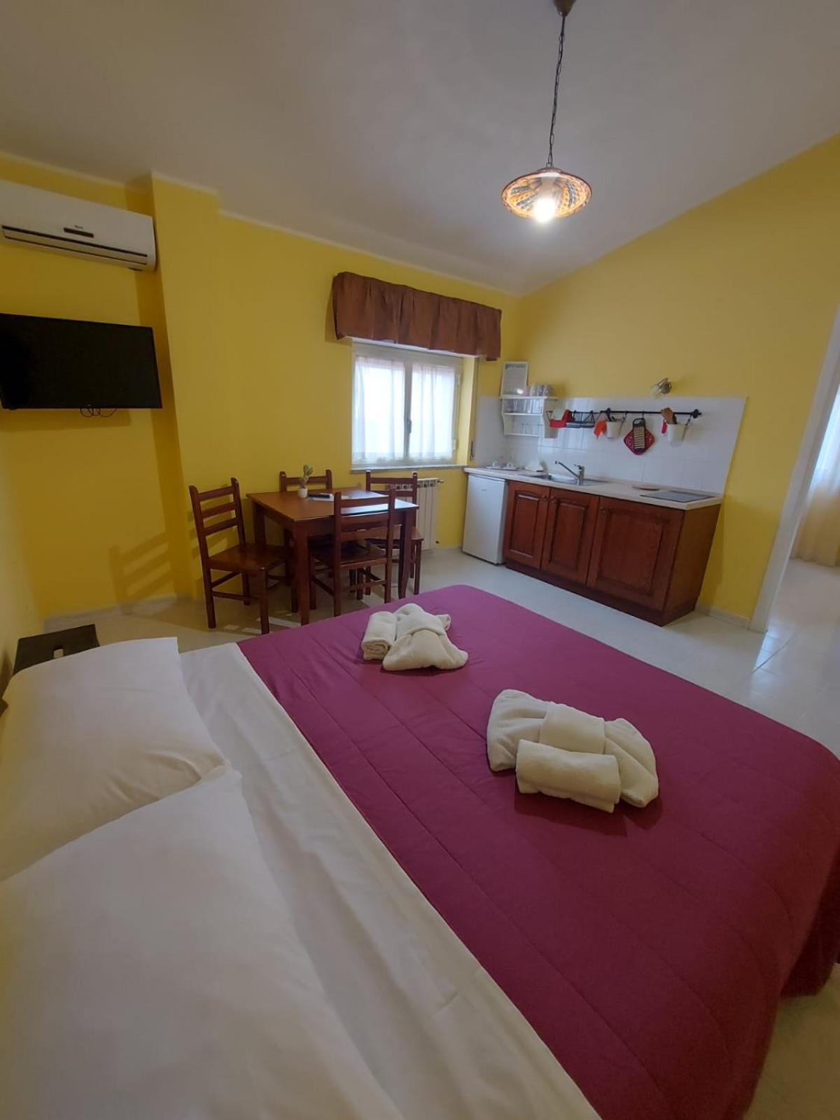 Villa Nadira Giardini Naxos Eksteriør bilde